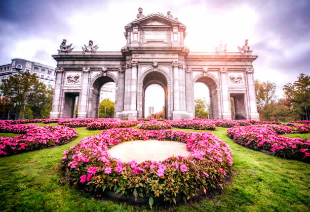 Guía Madrid - Puerta de Alcalá